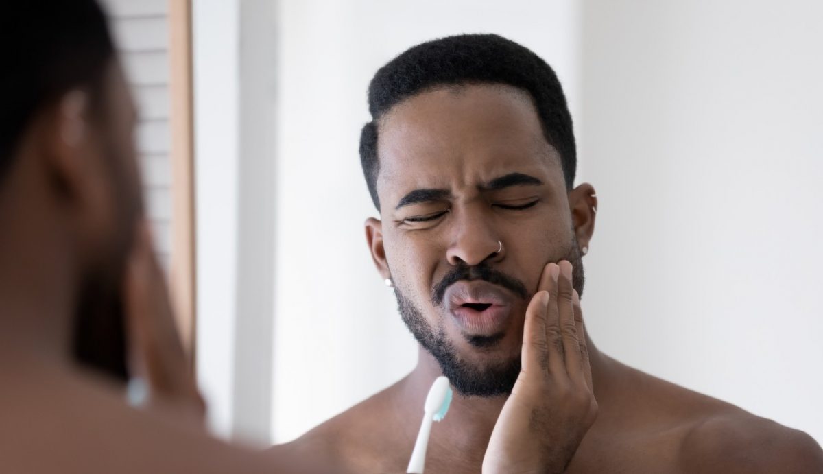 Você sente estalos na mandíbula? Conheça quais as causas e tratamentos para  os estalos 