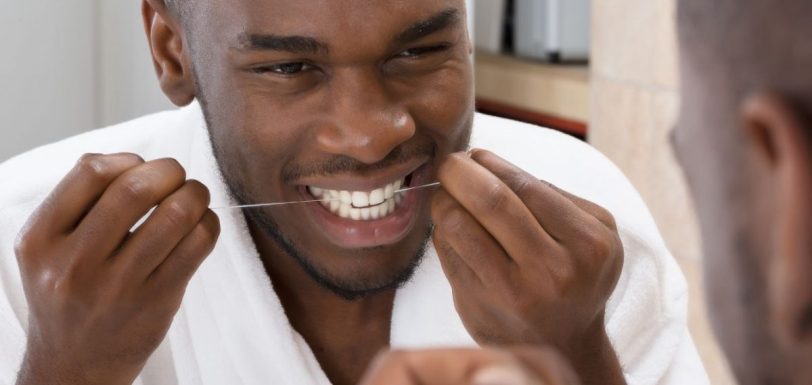 limpeza de implante dentário